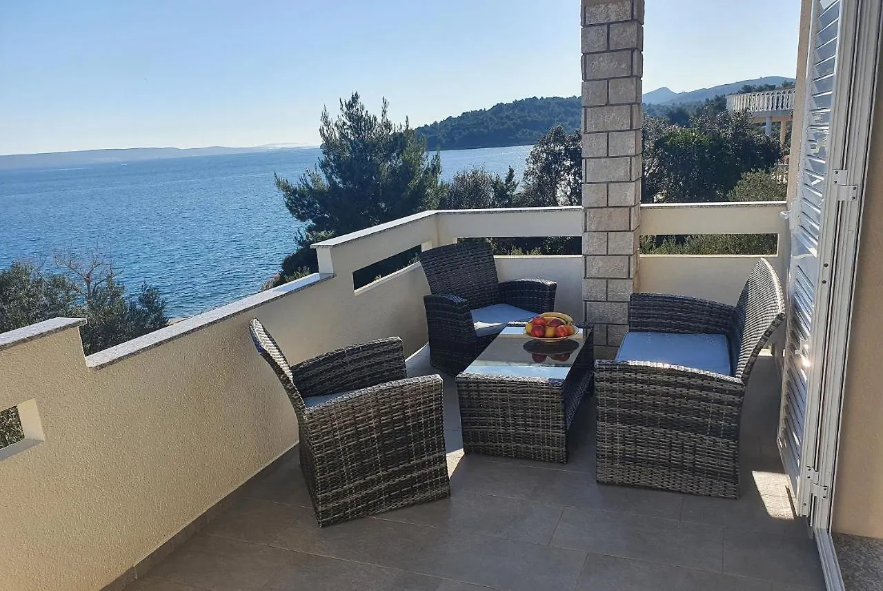 Apartments Mavra-Kukljica Croatia
