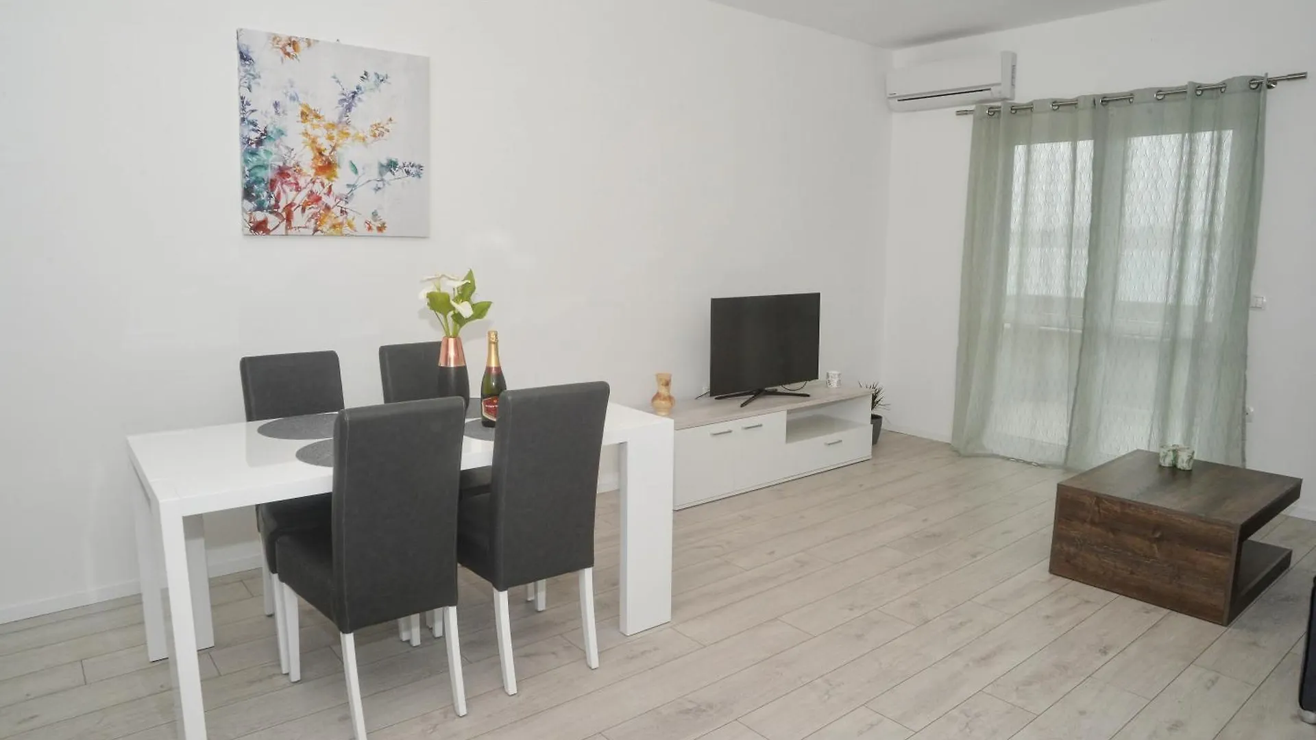 Apartments Mavra-Kukljica  Kukljica