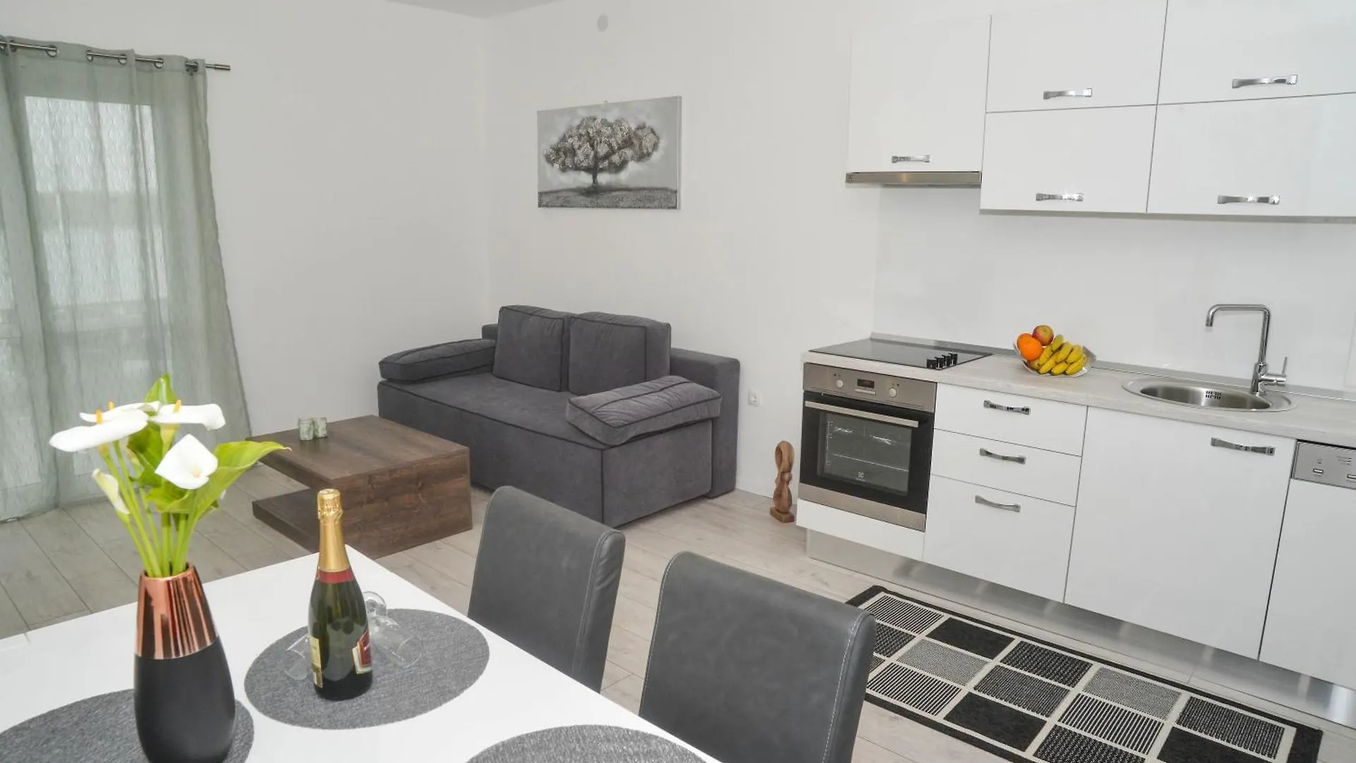Apartments Mavra-Kukljica